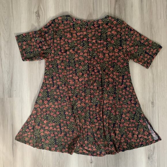 LulaRoe Womens Top Blouse Sweater Medium Floral Knit Pullover Short Sleeve Tunic - Picture 2 of 8